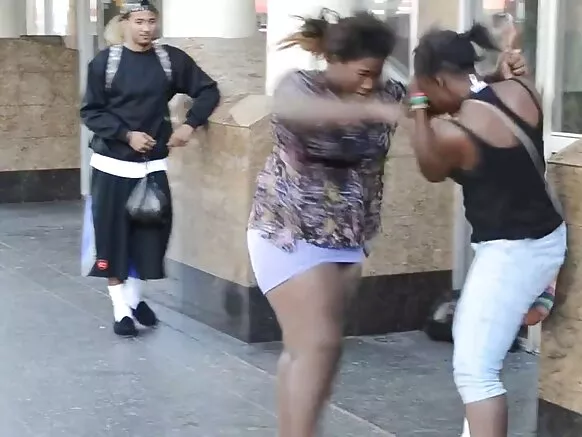 Clash ya bbws na xxx aba mulato bafise amaboko.
