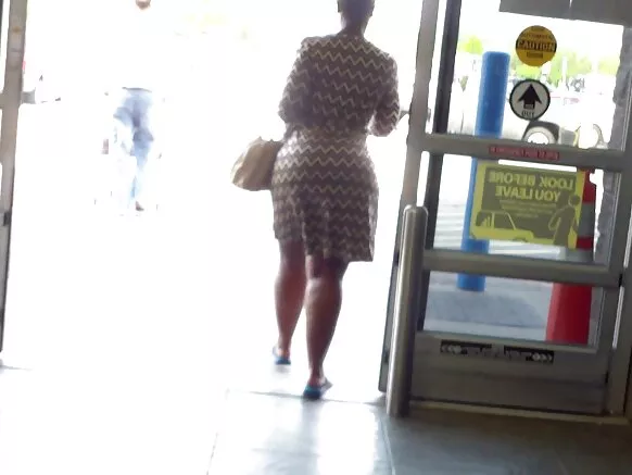 Igisusu gito n’indogoba nini y’abirabura kuri xxx vyafashwe i atlanta, georgia.