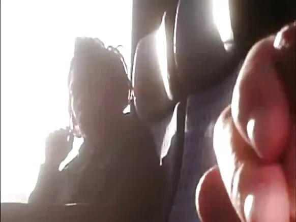 Umukobwa w'umwirabura ntaco yitwararika ku ma kamera yihishije xxx video umugore ashushe.