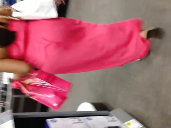 Fat black milf mu pink abona abagore b’abirabura bariko barasiga ibitsina biciye mu mpuzu.